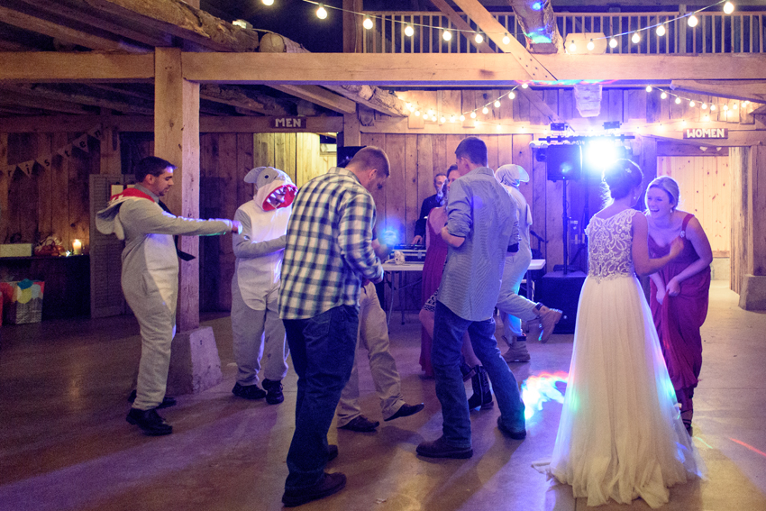 Patchwork Quilt Inn fall barn wedding middlebury indiana