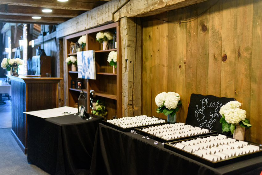 Amish Acres Barn Wedding Photos Kelanie Drew