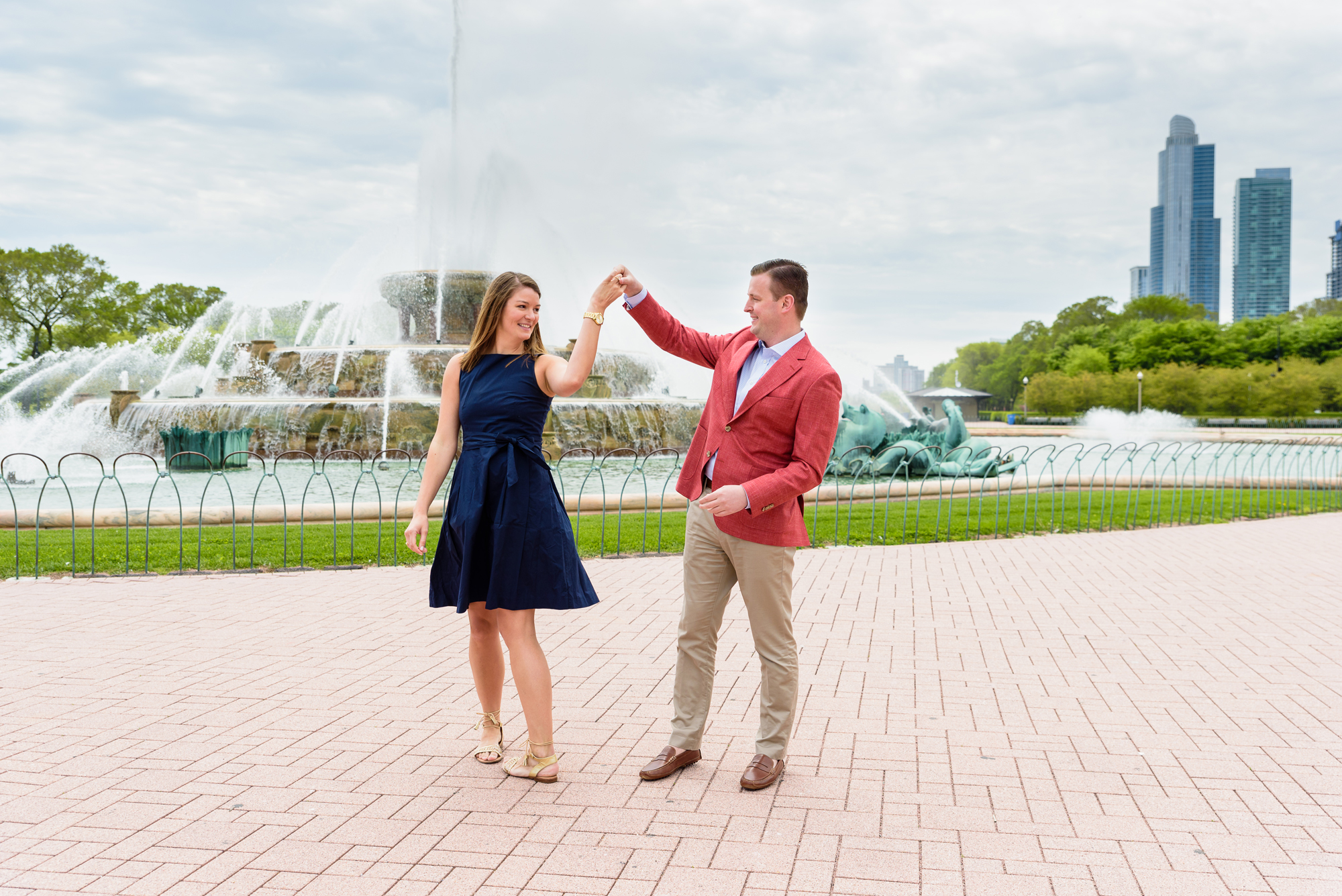 engagement session at Buckingham Fountain in Chicago