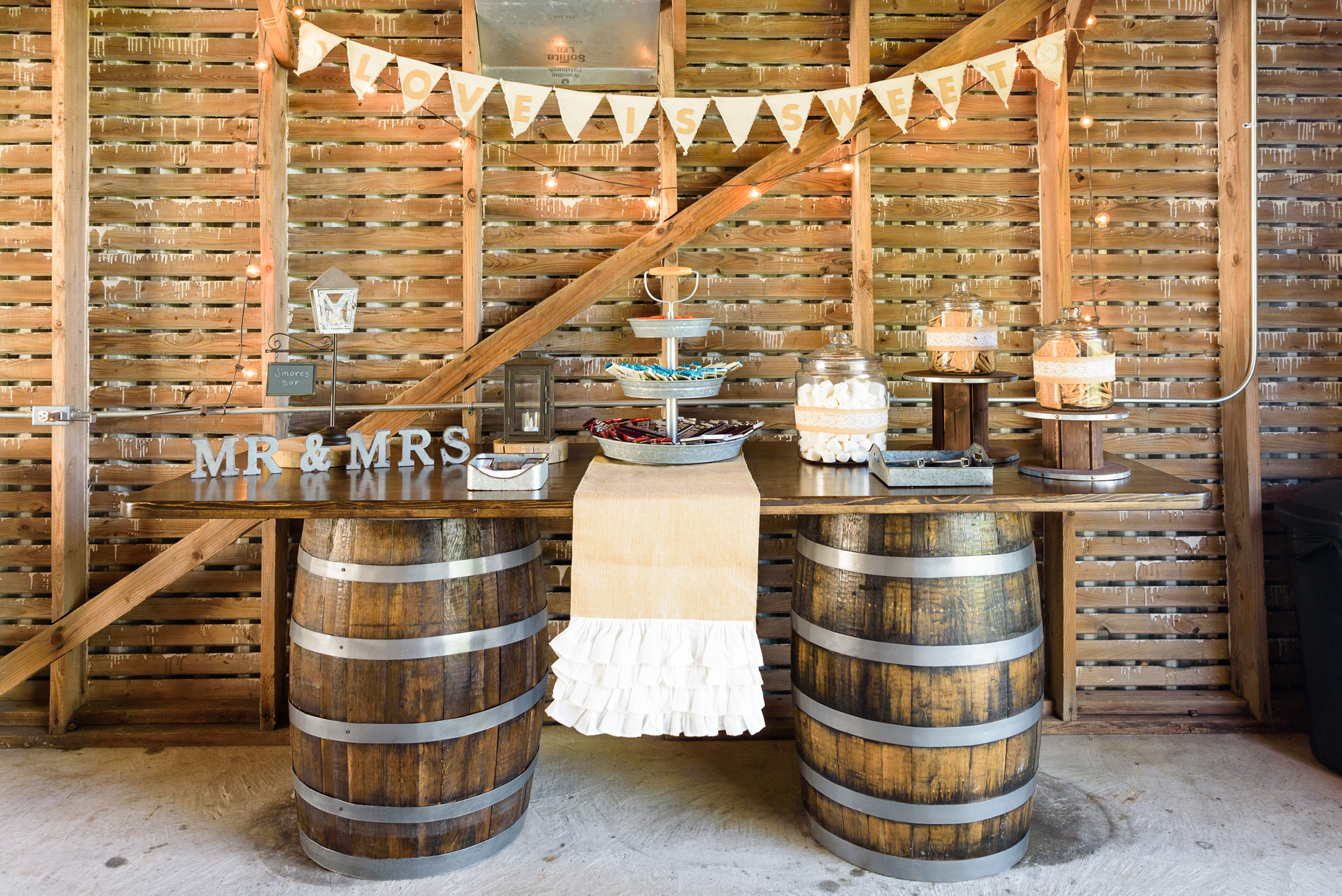 Wedding reception details at the Homestead 1835